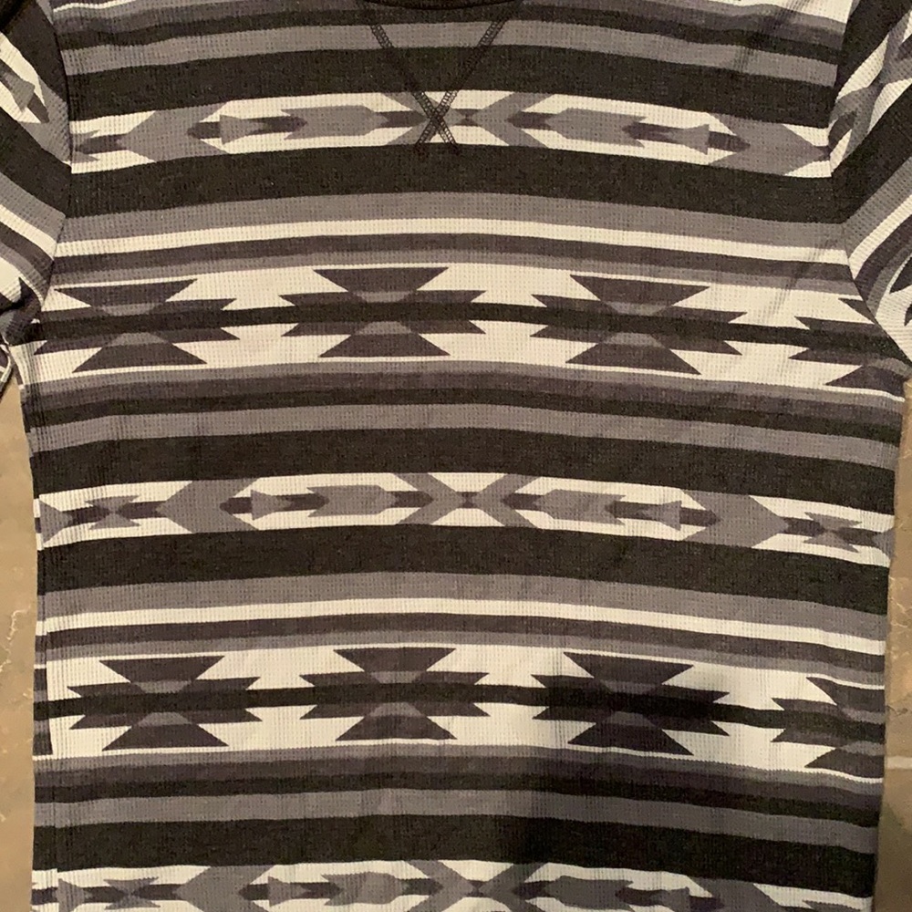 Old navy men’s Aztec thermal - Picture 2 of 3